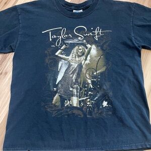 Taylor Swift Fearless Tour T Shirt Size YOUTH Medium 2009 Gildan 2000s Concert